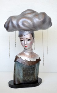 雨に想ふ：Feeling You in the Rain　2012　銅、銀、ステンレス、ガラス、金属箔粉　W225 × D130 × H330 mm　(C)Maya’s　鍛金・ガラス造形作家　若林　真耶