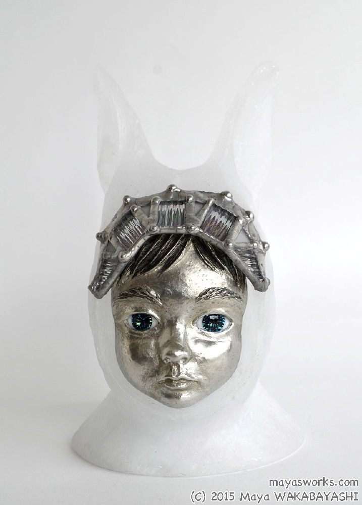 Rabbit・おすまし 2015 ガラス、錫 glass, tin W110 × D85 × H165mm Maya’s 鍛金・ガラス造形作家　若林　真耶 Metal & Glass Artist Maya Wakabayashi