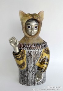 招き猫・おませ Manekineko 2015 ガラス、銅、錫、金属箔粉 glass, copper, tin, metal foil, metal powder W160 × D135 × H300 mm Maya’s 鍛金・ガラス造形作家　若林　真耶 Metal & Glass Artist Maya Wakabayashi