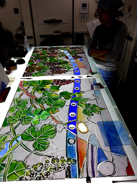 20140901_Stainedglass_Grape_Cutting