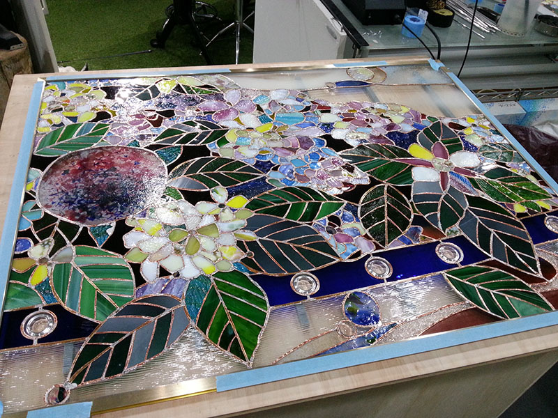 紫陽花のステンドグラス　右側のパネル仕上がり