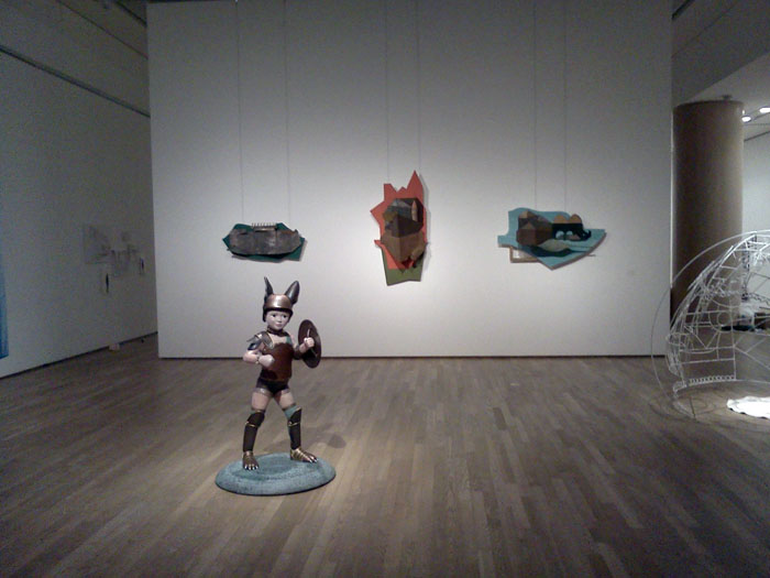 芸大美術館　修了作品の搬入＆陳列してきました。