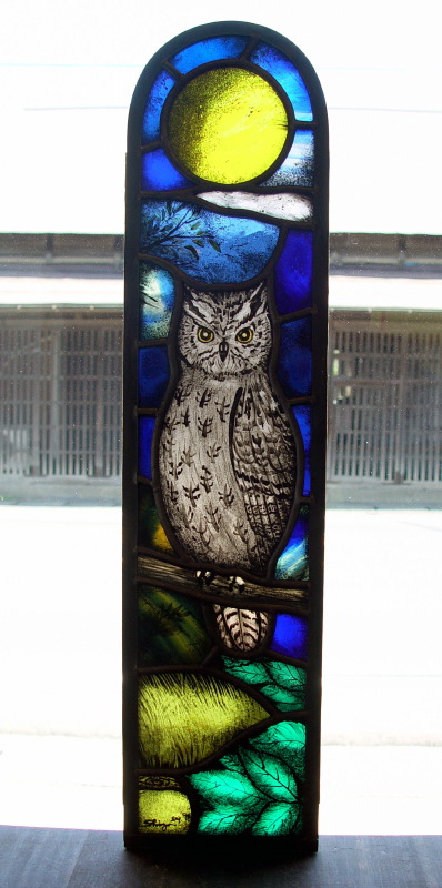 フクロウのステンドグラス（久永真也作）修復・完成