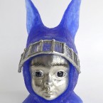 Blue Rabbit・おすまし 2015 ガラス、錫 glass, tin W90 × D105 × H150mm Maya’s 鍛金・ガラス造形作家　若林　真耶 Metal & Glass Artist Maya Wakabayashi Blue Rabbit・おすまし 2015 ガラス、錫 glass, tin W90 × D105 × H150mm ● 個人蔵・Private Collection Maya’s 鍛金・ガラス造形作家　若林　真耶 Metal & Glass Artist Maya Wakabayashi