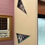 藤沢デンタルクリニック　診療室・壁面 百合のステンドグラスデザイン　アトリエビザビ　若林茂人